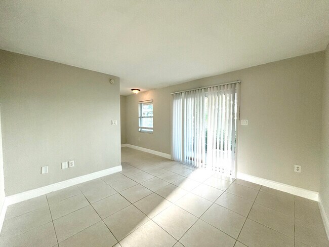 105 S Spring Blvd unit 9, Tarpon Springs, FL 34689 - photo 3