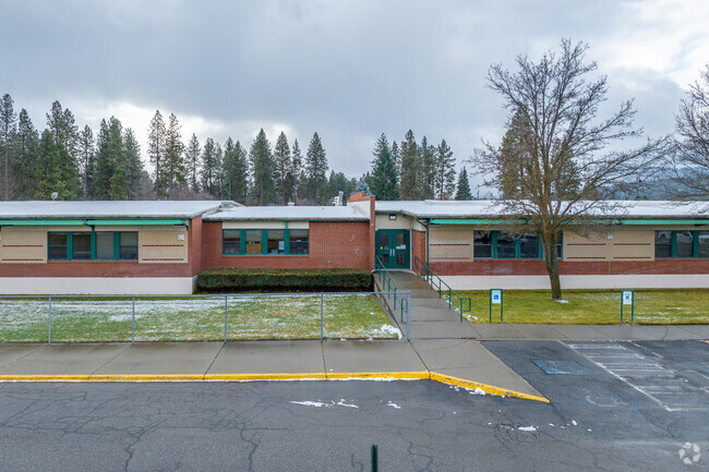 University Elementary sits close to other public and private schools in the area.