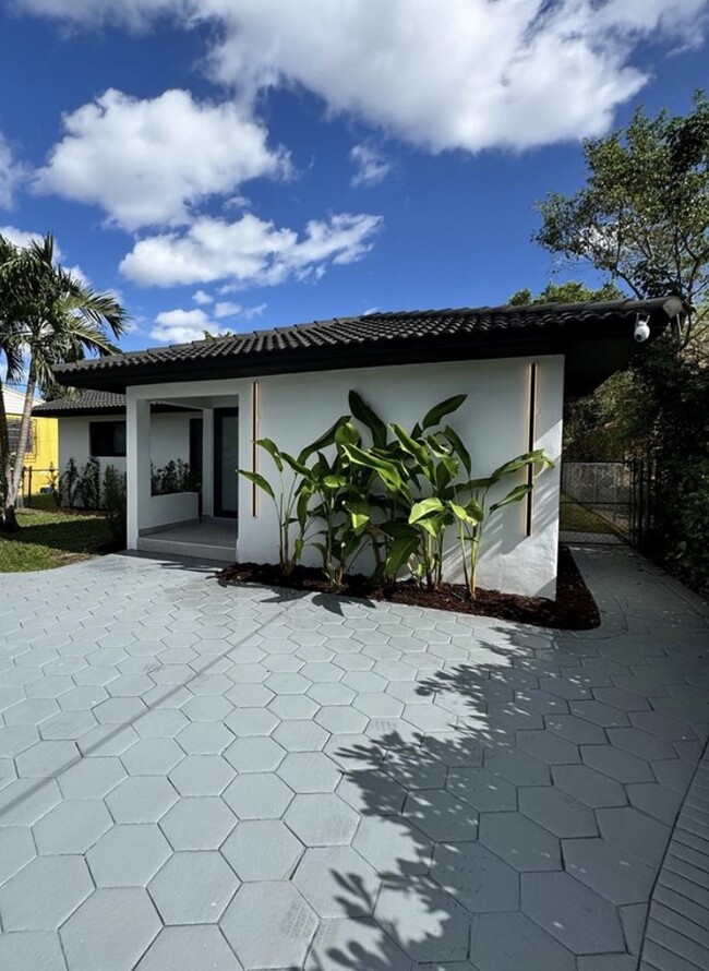 3335 SW 65th Ave, Miami, FL 33155