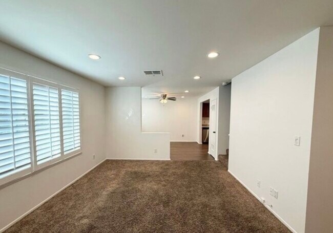 14307 Foothill Blvd unit B6, Sylmar, CA 91342 - photo 5