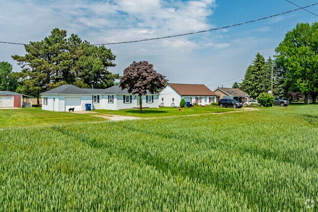 Robin Glen-Indiantown homes are surrounded by farmland.