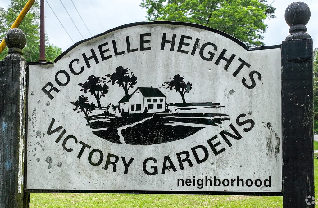 About Rochelle Heights | Schools, Demographics, Things to Do - Homes.com