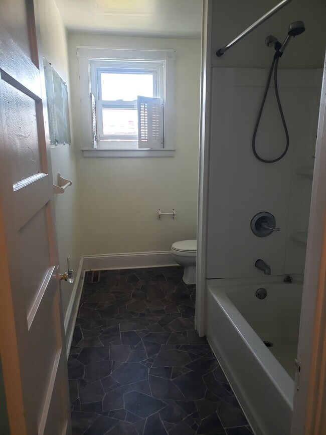 132 Delaware Ave, Lewistown, PA 17044 - photo 6