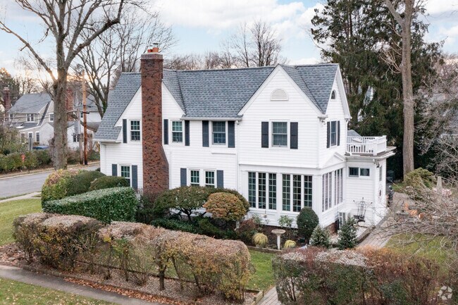 Victorian-style homes are popular in Stewart Manor.