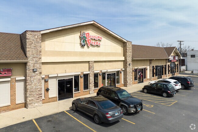 Beggars Pizza, a pizza restaurant in Phoenix that began as a mom-And-pop Italian restaurant.