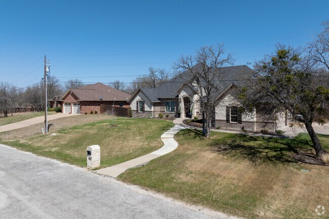 Explore the latest new construction homes on the edge of Stephenville.