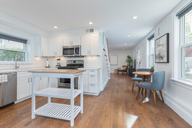 121 Centre St unit 2, Roxbury, MA 02119 - photo 4