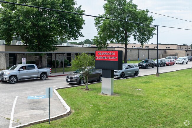 Huffman Elementary has a 15:1 student to teacher ratio.