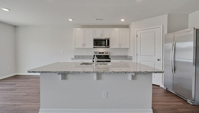 700 Running Vines Dr unit 36205874, Jacksonville, NC 28546 - photo 7