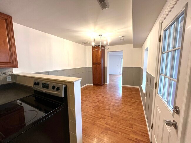 448 N Queen St unit 448 N Queen Unit 2, Lancaster, PA 17603 - photo 5