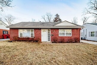 4 St George Ct, Florissant, MO 63031