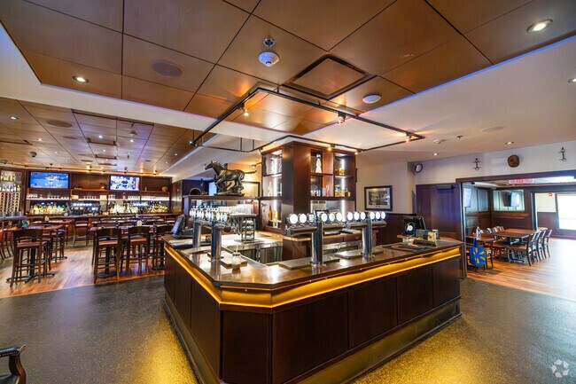 Delicious Heights on Main Street also offers a popular buffet.