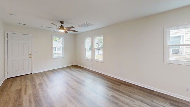 716 Watson St, Reidsville, NC 27320 - photo 2