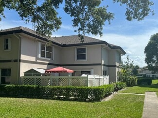 7 Amherst Ct, Royal Palm Beach, FL 33411