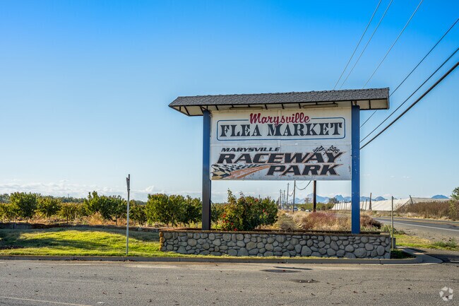 On the weekends you can enjoy the dirt races at Marysville Raceway Park north of Olivehurst.