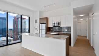 2102 S Wabash Ave, Chicago, IL 60616