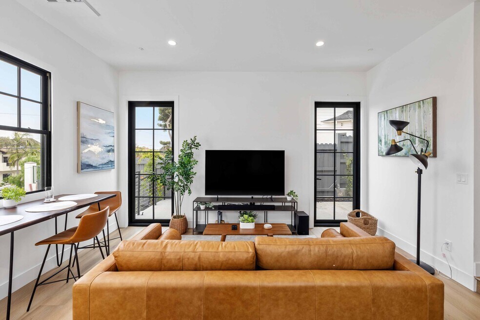 603 Garnet St unit B, Redondo Beach, CA 90277 - photo 1