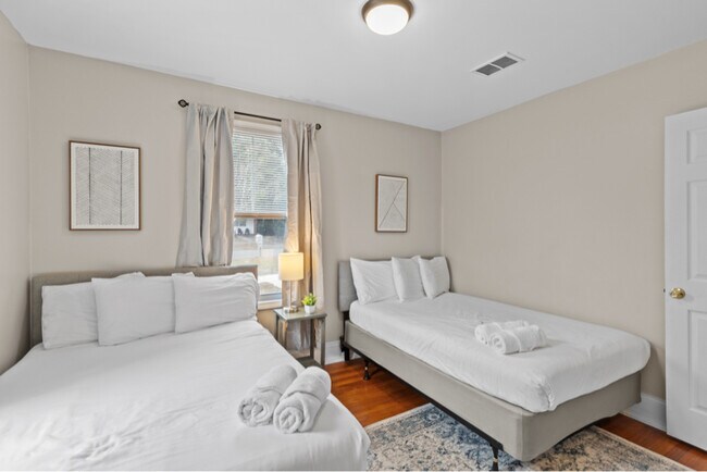 711 W Blount St unit A, Pensacola, FL 32501 - photo 6