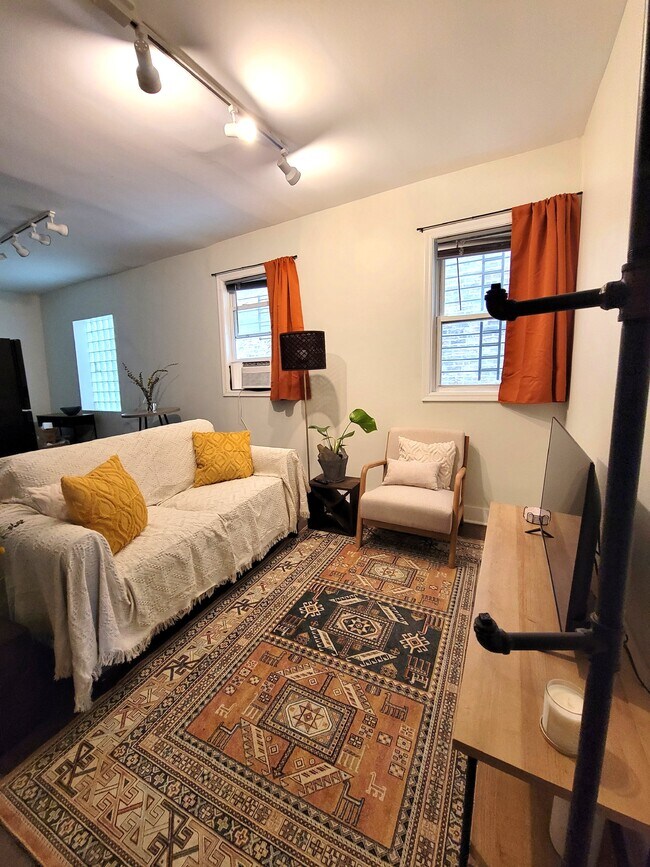 4335 S Saint Lawrence Ave Unit 1, Chicago, IL 60653