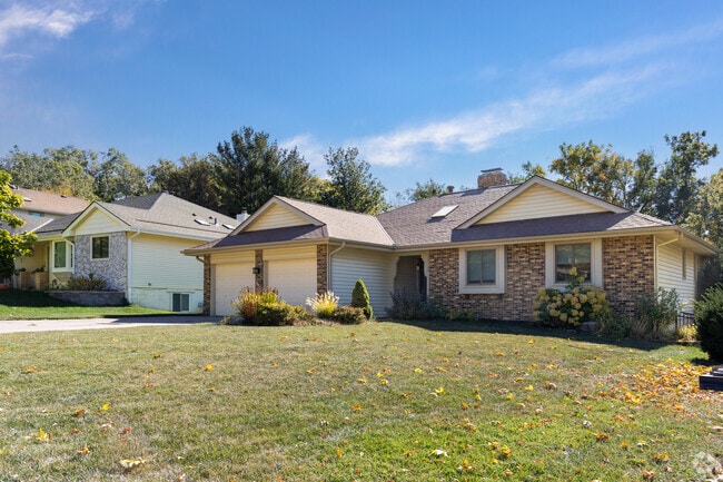 You can find many ranch-style homes in Fountain Hills-Pacific Meadows.