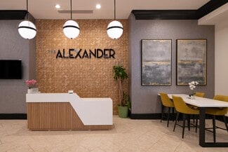 4390 King St, Alexandria, VA 22302