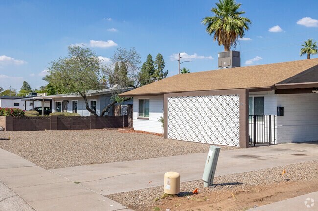 Ranch style homes are the dominant style in Campus Vista.