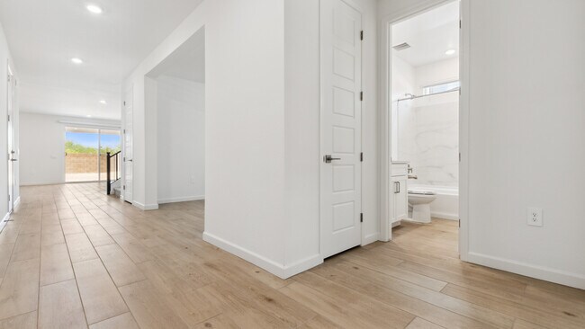 2315 W Pearce Rd, Phoenix, AZ 85041 - photo 3