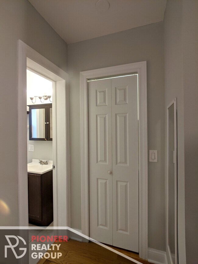 835 W Wolfram St unit 105, Chicago, IL 60657 - photo 6