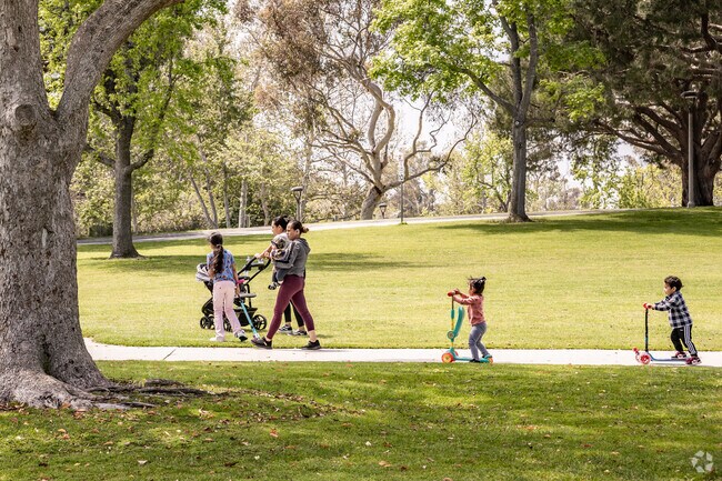 Star View families love strolling together on peaceful walks through Mile Square Park.