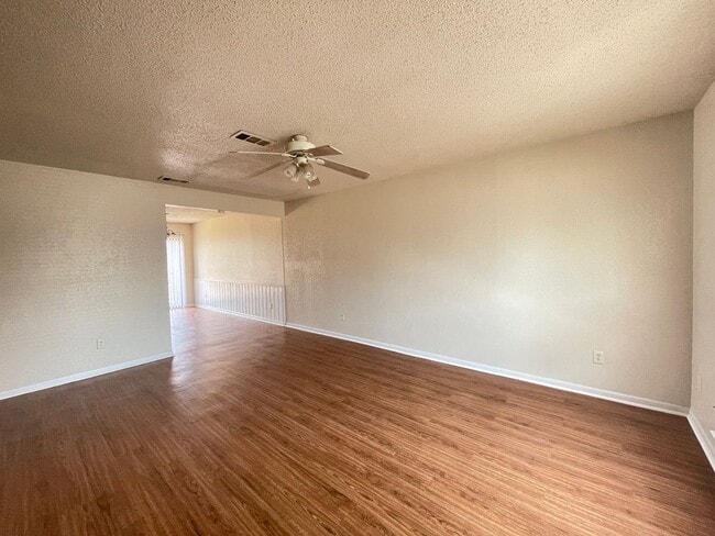 3407 Victoria Cir unit C, Killeen, TX 76543 - photo 2