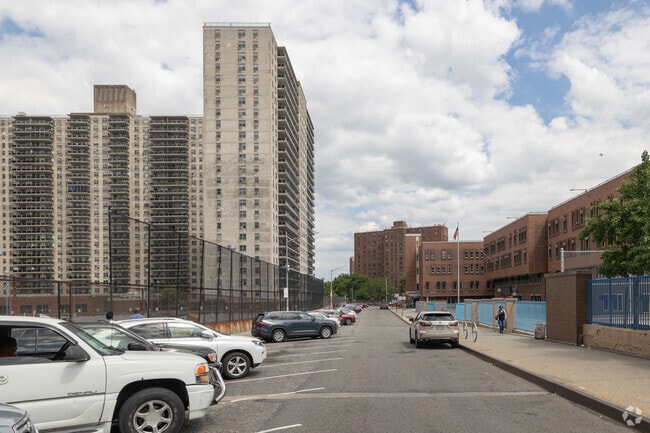 P.S./M.S. 31 The William Lloyd Garrison has community ties.