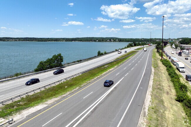 I-295 is conveniently located next to East Bayside.