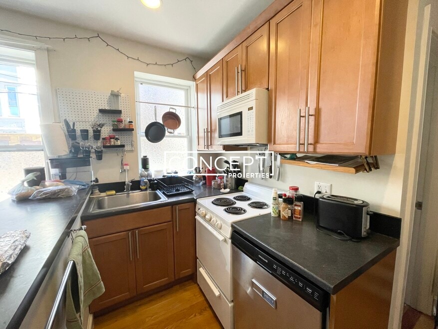 838 Huntington Ave unit 2, Boston, MA 02115 - photo 1