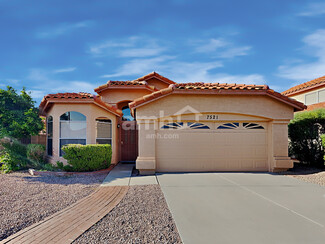 7521 W Kerry Ln, Glendale, AZ 85308