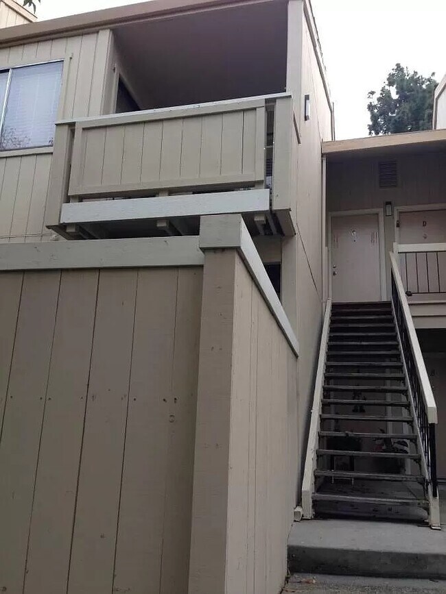 3033 Kaiser Dr Unit C, Santa Clara, CA 95051