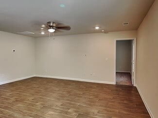 302 Crooked Pne Ct, Columbia, SC 29209