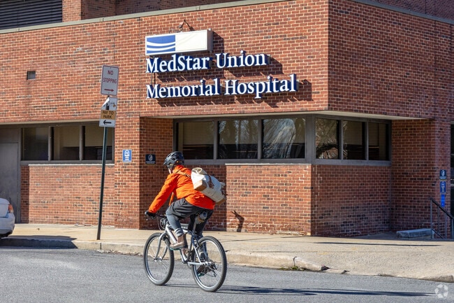 Oakenshawe is conveniently located near Union Memorial Hospital in Waverly.