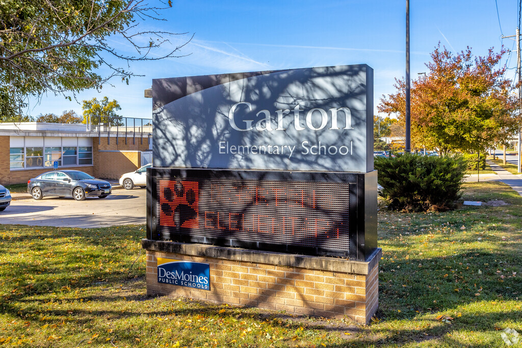 Garton Elementary is located in Fairmont Park, Des Moines IA.