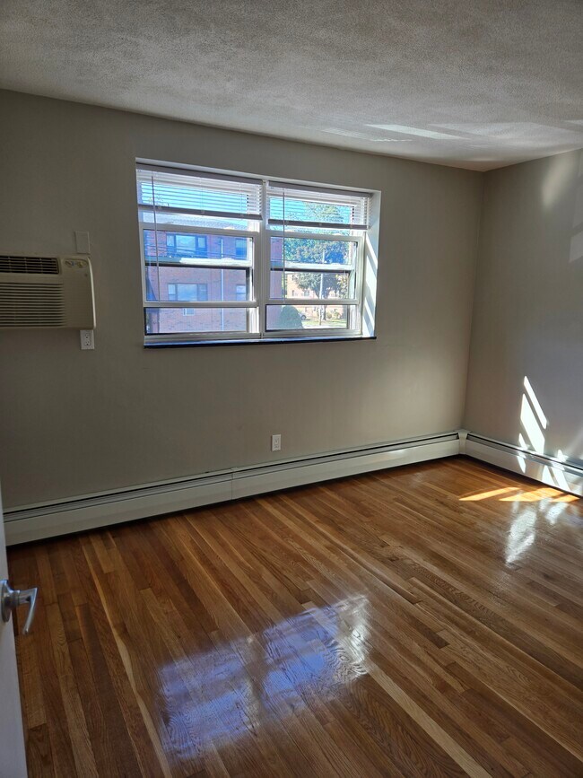 268 Grove St unit 6, Auburndale, MA 02466 - photo 6