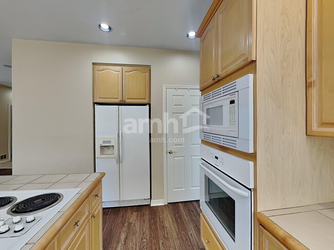 4244 Lark Sparrow St, Highlands Ranch, CO 80126 - photo 3