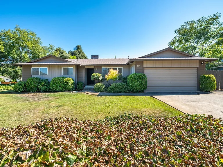 1201 Echo Rd, Redding, CA 96002 - photo 1