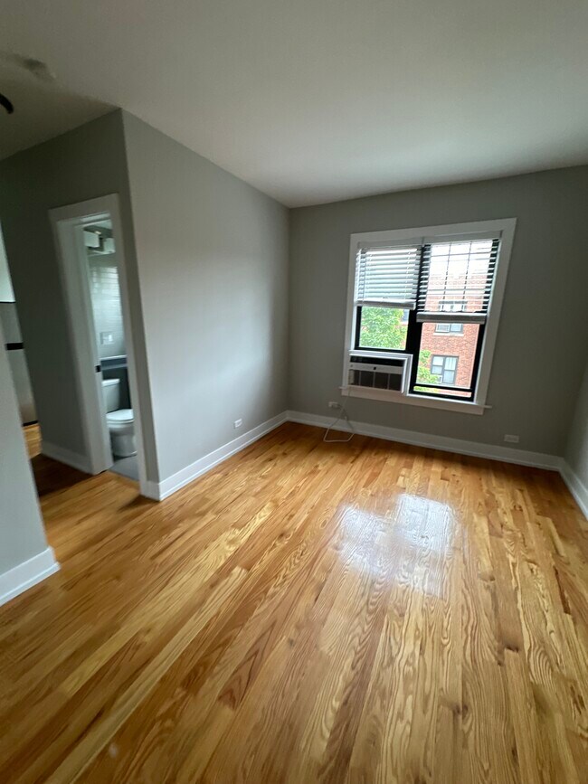 910 W George St unit 1, Chicago, IL 60657 - photo 5