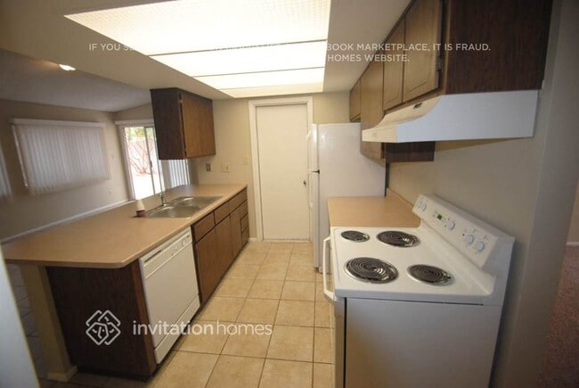 4249 E Yowy St, Phoenix, AZ 85044 - photo 3