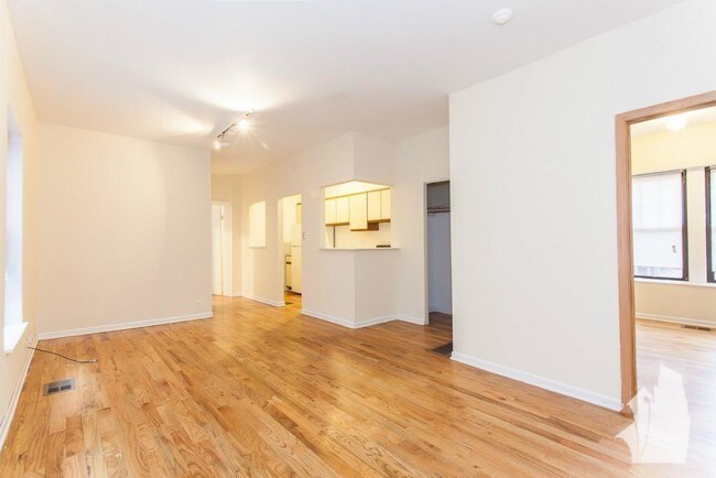654 W Cornelia Ave unit 658-11, Chicago, IL 60657 - photo 2