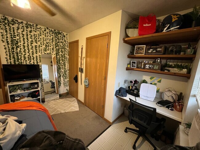 619 Grant Ave unit 2, Morgantown, WV 26505 - photo 6