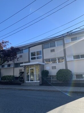 7 Spruce St unit 1, Waltham, MA 02453 - photo 1