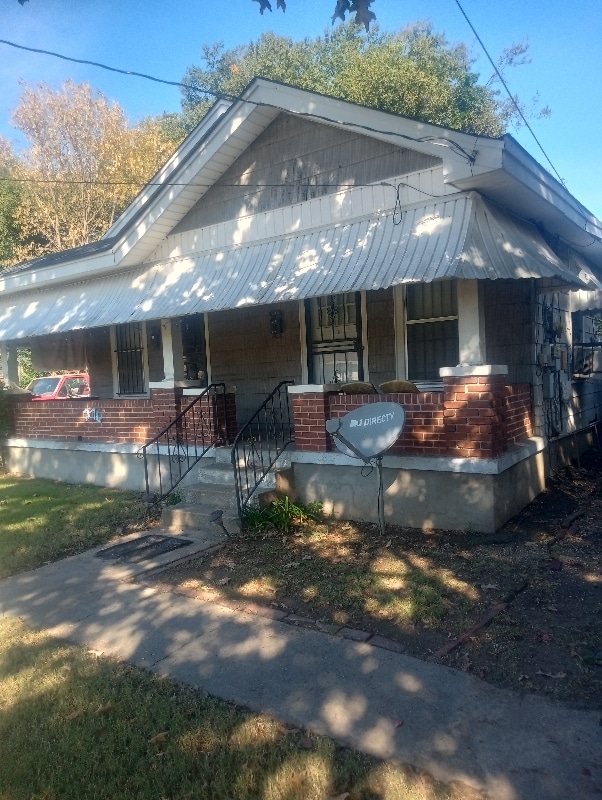 374 W Person Ave, Memphis, TN 38109