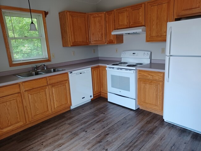 130 Rhyme St, West Salem, WI 54669 - photo 3