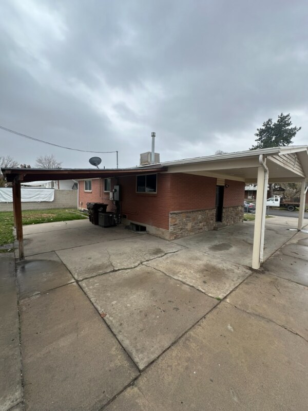 8169 Ivy Dr, Midvale, UT 84047 - photo 3