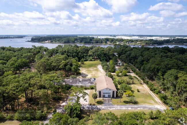 Bird eye view of the Little Country School in Jacksonville, FL.